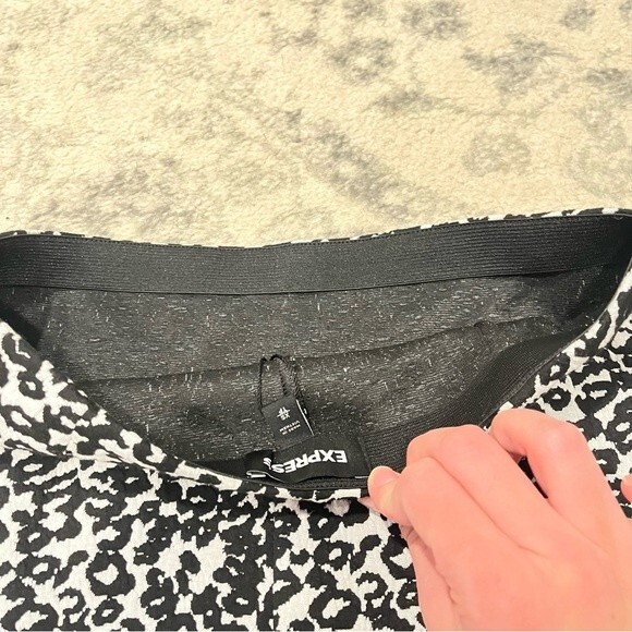 NWT Express Black and White Leopard Animal Print Mini Skirt Size XS - Picture 5 of 7